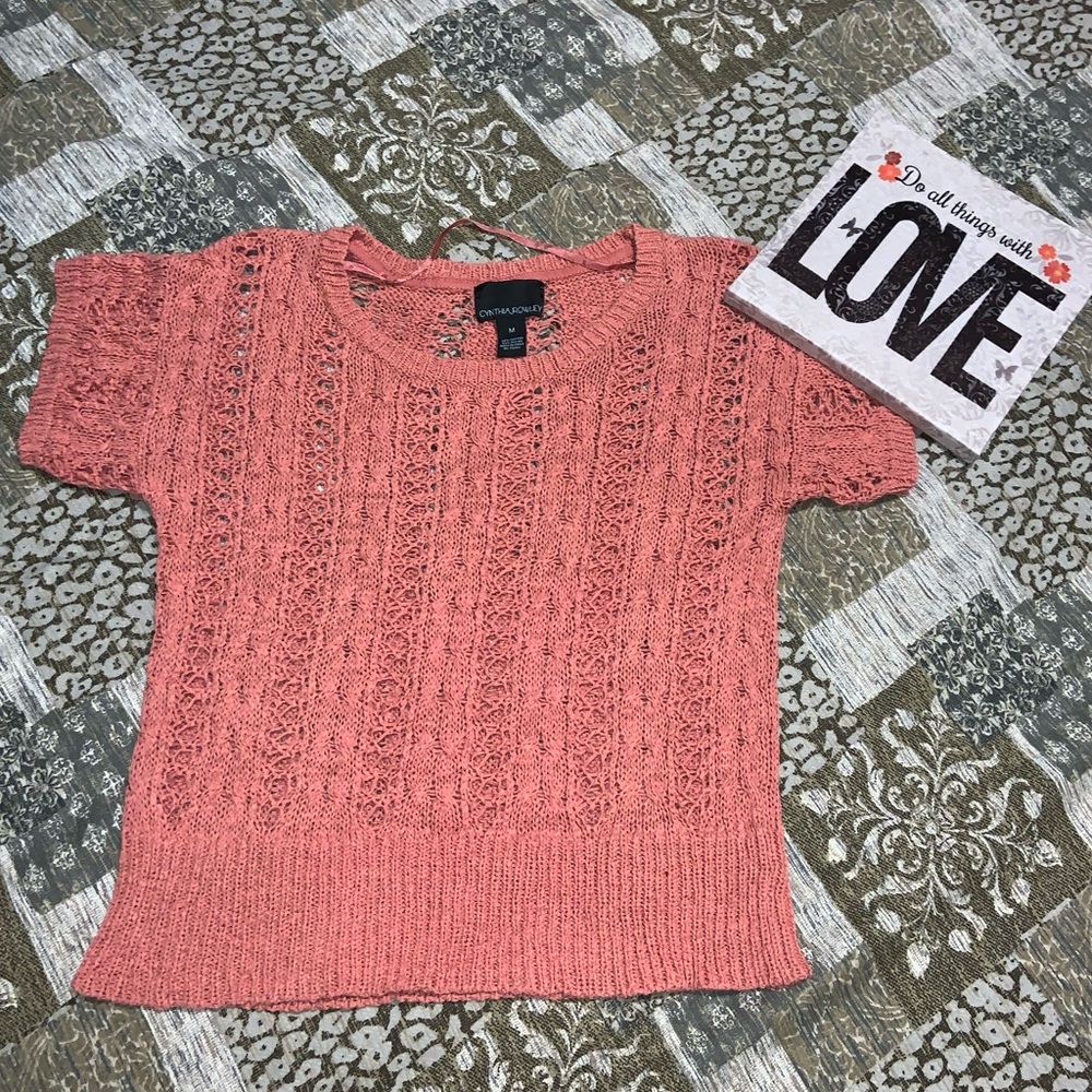 SOLD🌿Beautiful knit Short Sleeve Blouse